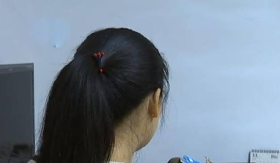 穿越火线玩上瘾<strong></p>
<p>充币</strong>，12岁小孩两天充1万7买装备，母亲曝光媒体求助