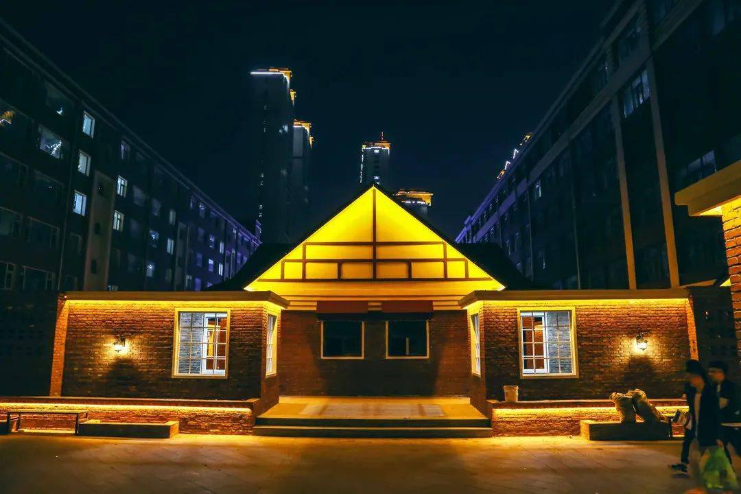 毕业季 | 我们的那些光华之夜<strong></p>
<p>光华币</strong>，光华之夏