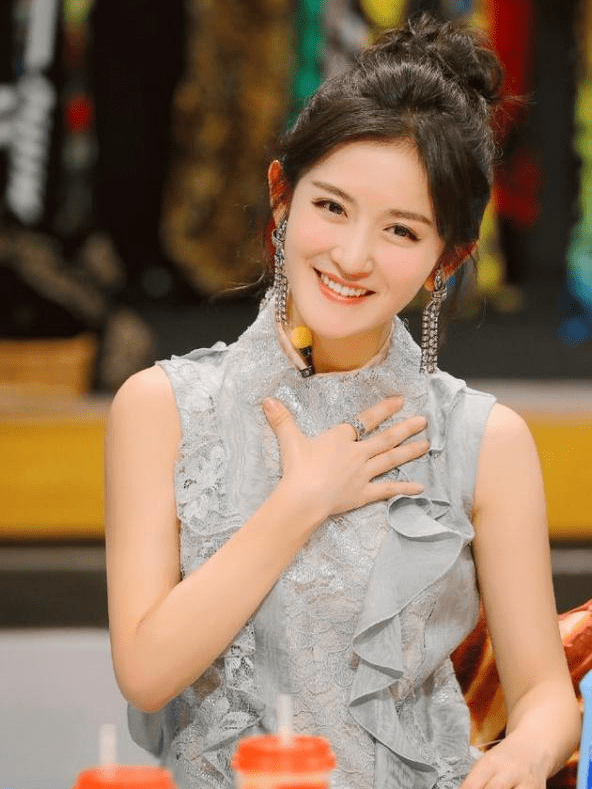 谢娜“借3万澳元还3万网民币”<strong></p>
<p>收币网</strong>，从社交看出，她是假抠门真仗义
