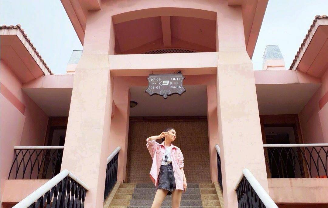 《姐姐》宿舍背景曝光<strong></p>
<p>可币网</strong>，是当地奢华酒店，最贵房间8888网民币一晚