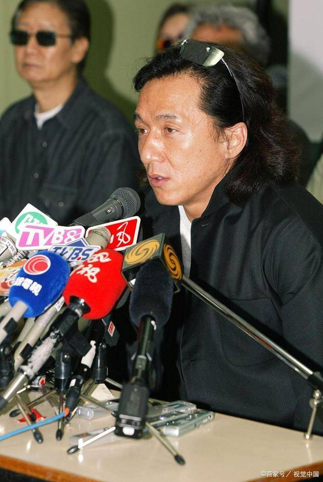 成龙在国外创造辉煌<strong></p>
<p>币加鸟</strong>，两亿网民币片酬，还要加票房分红