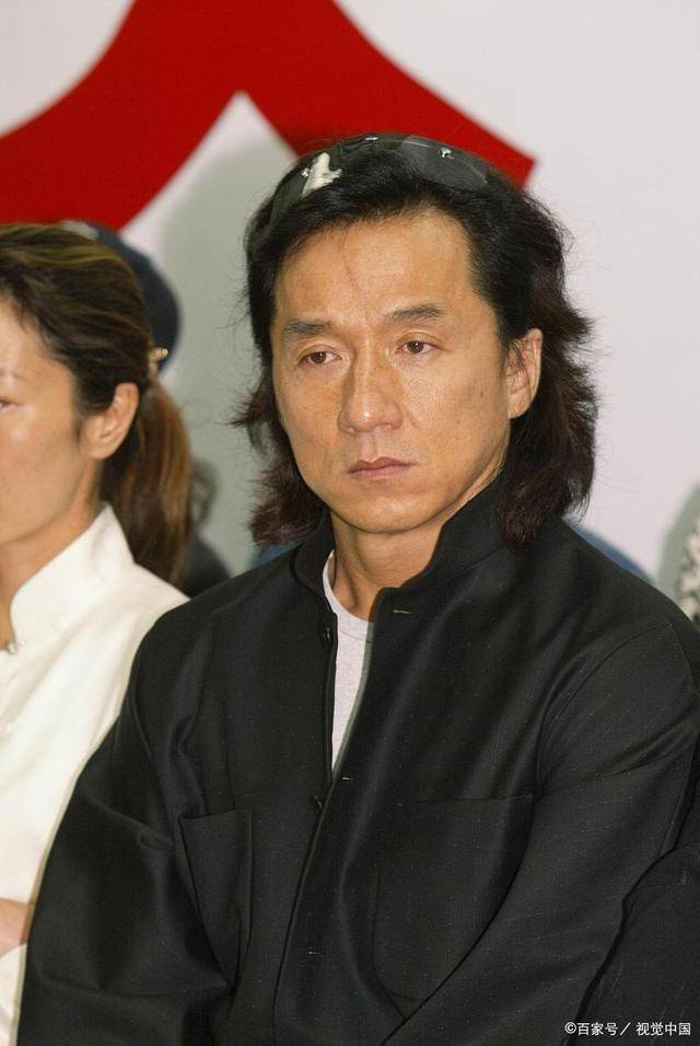 成龙在国外创造辉煌<strong></p>
<p>币加鸟</strong>，两亿网民币片酬，还要加票房分红