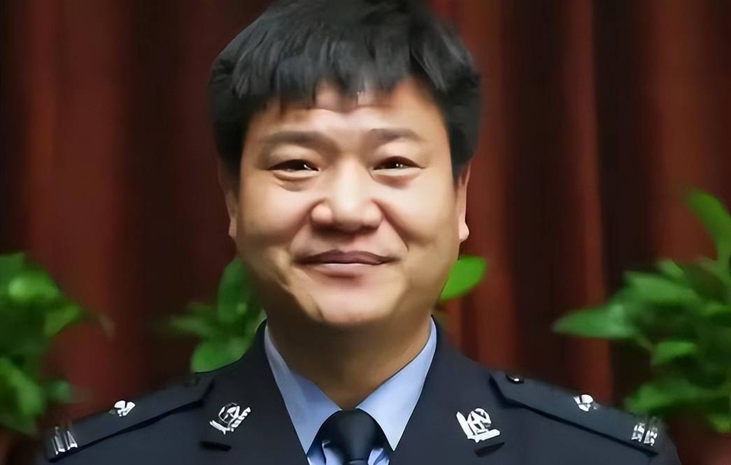 从反诈警察到娱乐网红<strong></p>
<p>币乐网</strong>，老陈到底做错了什么