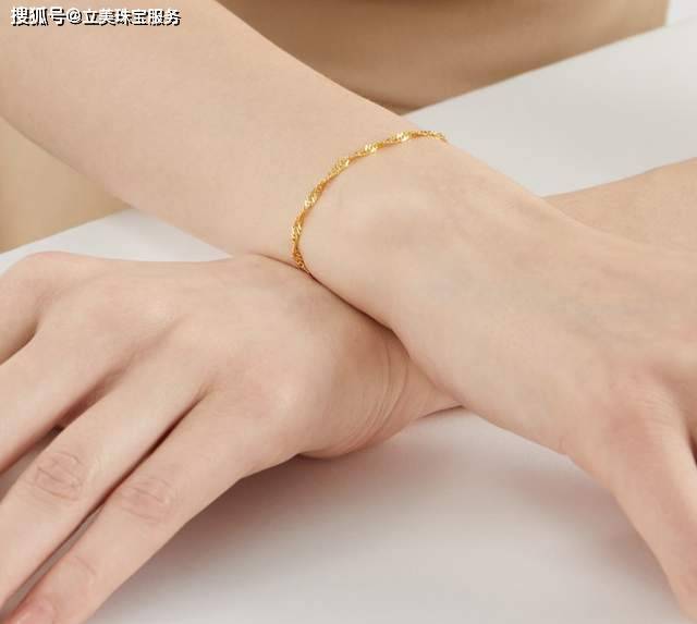 黄金现在多少钱一克<strong></p>
<p>千足银多少钱一克</strong>？看完你就知道怎么买得更便宜