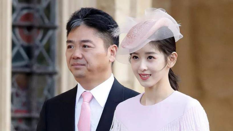 王健林妻子<strong></p>
<p>万达股份</strong>，美貌不输奶茶妹妹，还拿出2000亿让万达起死回生