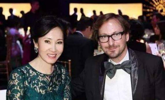 王健林妻子<strong></p>
<p>万达股份</strong>，美貌不输奶茶妹妹，还拿出2000亿让万达起死回生