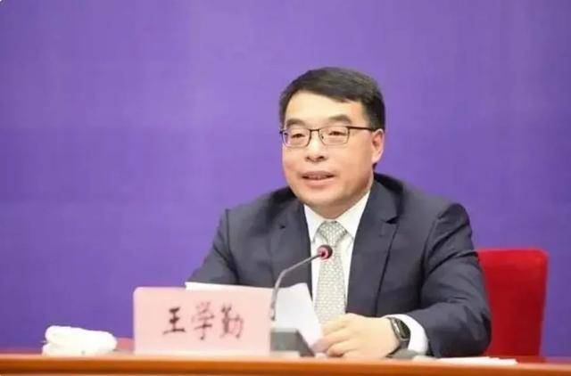 卸任市委书记3天后<strong></p>
<p>支付宝的理财</strong>，55岁的他任省政府党组成员！