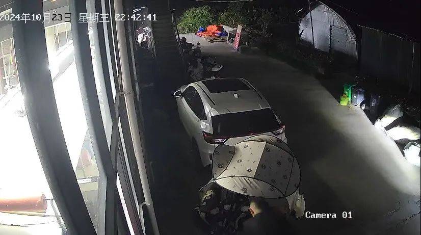 “我车被偷了<strong></p>
<p>100理财</strong>，车上有块毒猪肉！”男子深夜报警，结局大反转