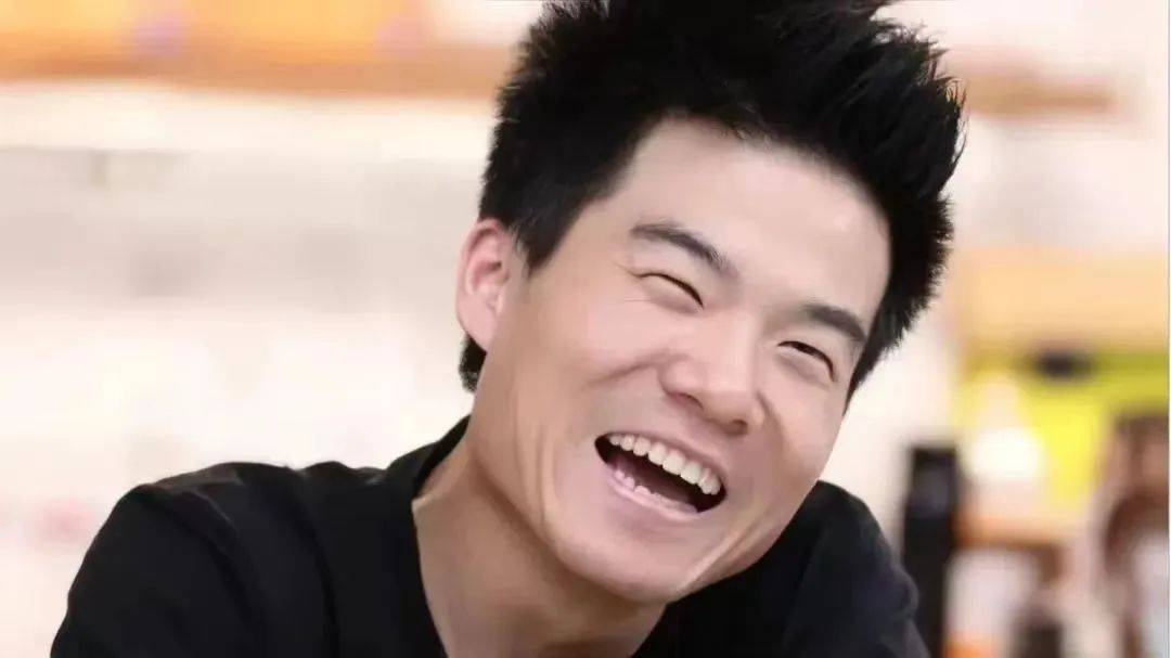 董宇辉：蒸裂开的包子<strong></p>
<p>100理财</strong>，露馅了