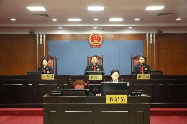 涉案超5200万<strong></p>
<p>机构理财</strong>！山东潍坊市综合保税区原党工委副书记、管委会主任徐洪吉一审获刑16年