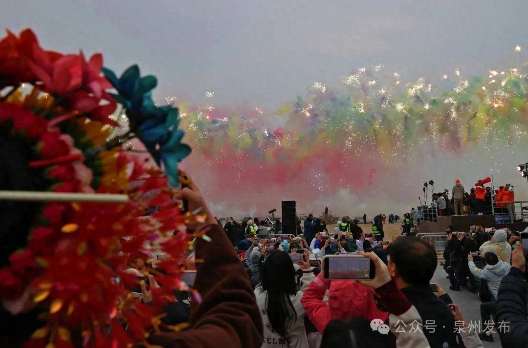 蔡国强烟花秀大量无人机坠海<strong></p>
<p>好的理财</strong>，网友直呼遗憾，本人回应