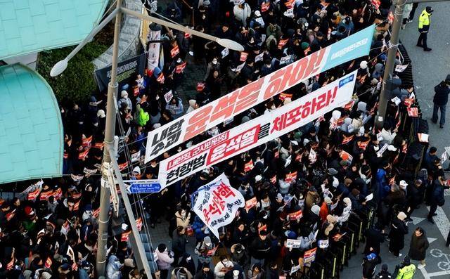 弹劾尹锡悦动议破产<strong></p>
<p>好的理财</strong>，韩国执政党耍无赖：人不交、总统权力也不交