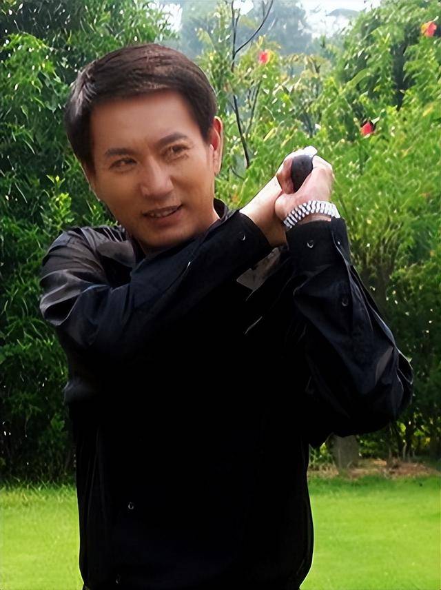 “坏人专业户”姚刚：一生无妻无子<strong></p>
<p>学生理财</strong>，如今53岁在千万豪宅一个人住