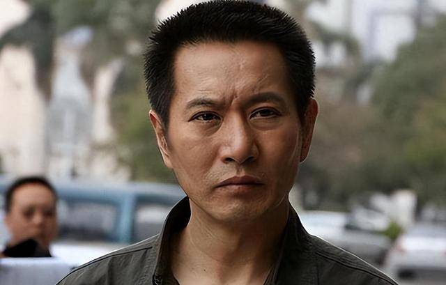 “坏人专业户”姚刚：一生无妻无子<strong></p>
<p>学生理财</strong>，如今53岁在千万豪宅一个人住