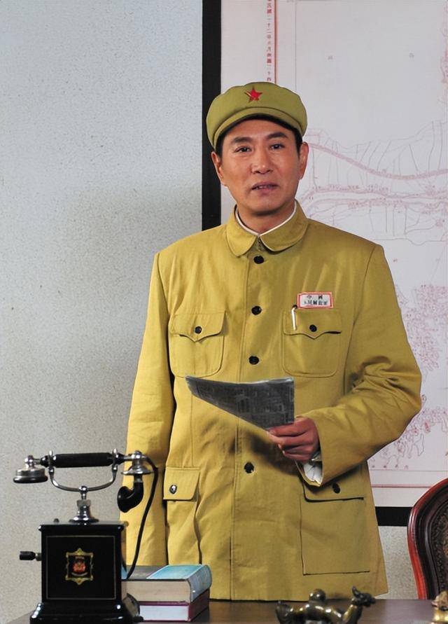 “坏人专业户”姚刚：一生无妻无子<strong></p>
<p>学生理财</strong>，如今53岁在千万豪宅一个人住