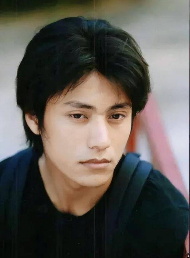 陈坤的儿子已成年<strong></p>
<p>理财有风险吗</strong>，容貌开始显现母亲的基因，像谁可以认得出吗？