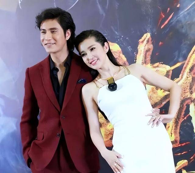 陈坤的儿子已成年<strong></p>
<p>理财有风险吗</strong>，容貌开始显现母亲的基因，像谁可以认得出吗？
