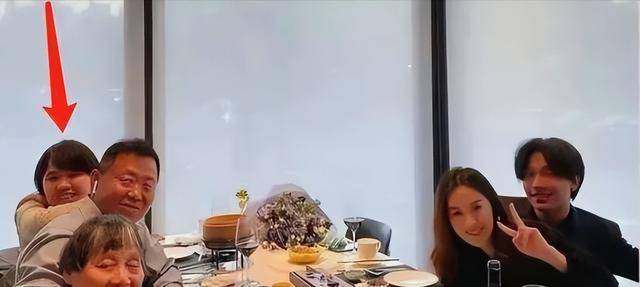 陈坤的儿子已成年<strong></p>
<p>理财有风险吗</strong>，容貌开始显现母亲的基因，像谁可以认得出吗？