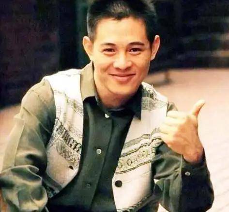 李连杰:后事一切从简<strong></p>
<p>理财分红</strong>，不用立碑也不用办丧事，树葬海葬都可以