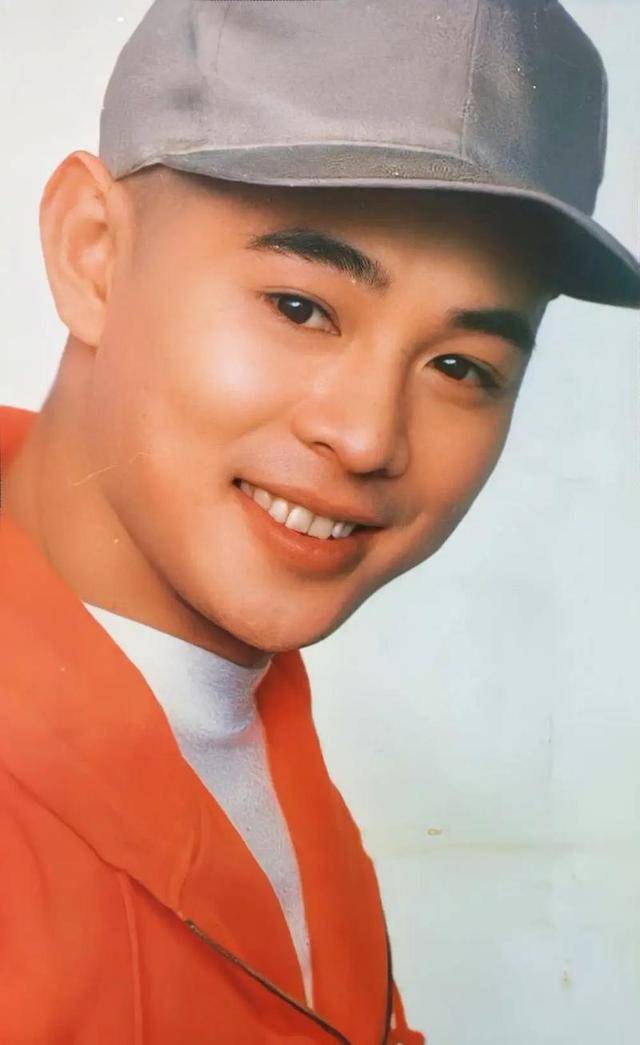 李连杰:后事一切从简<strong></p>
<p>理财分红</strong>，不用立碑也不用办丧事，树葬海葬都可以