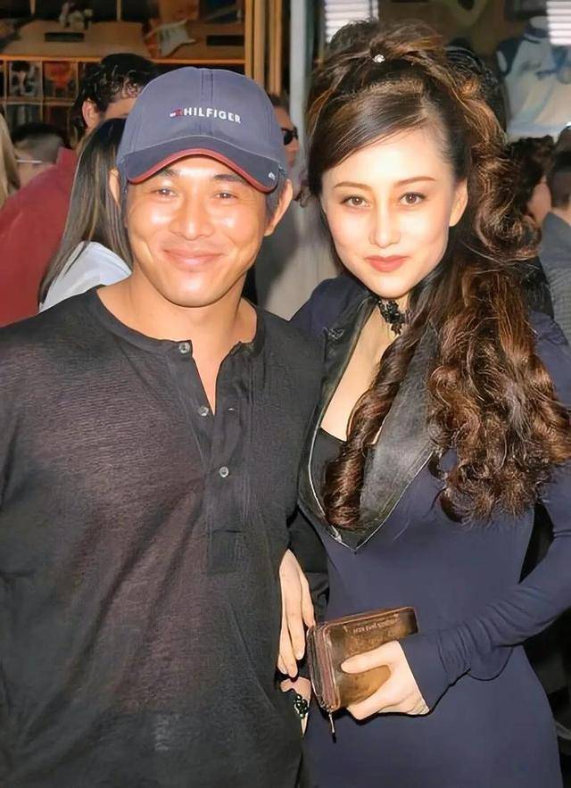 李连杰:后事一切从简<strong></p>
<p>理财分红</strong>，不用立碑也不用办丧事，树葬海葬都可以