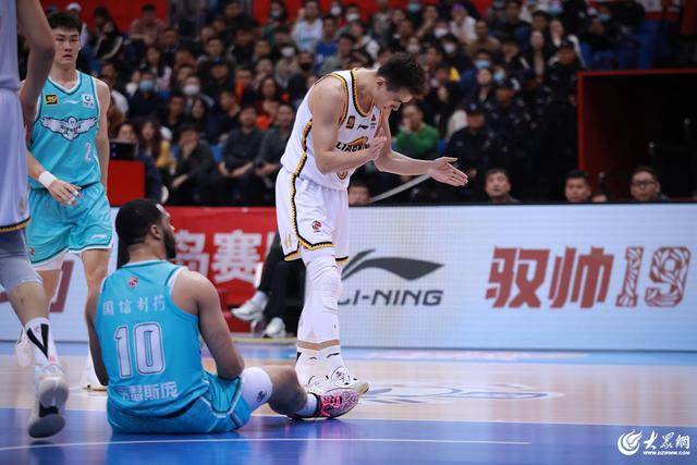 热血沸腾！青岛男篮最后三分钟14-0绝地翻盘<strong></p>
<p>基金怎么理财</strong>，队史首次单赛季双杀辽宁