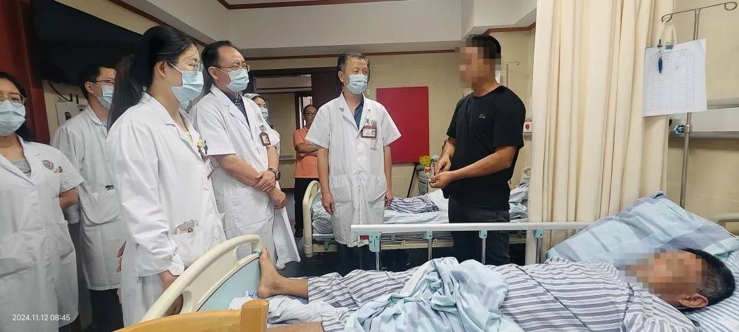 广州一“老酒鬼”路边捡到宝<strong></p>
<p>记账理财</strong>，笑着笑着倒下了……