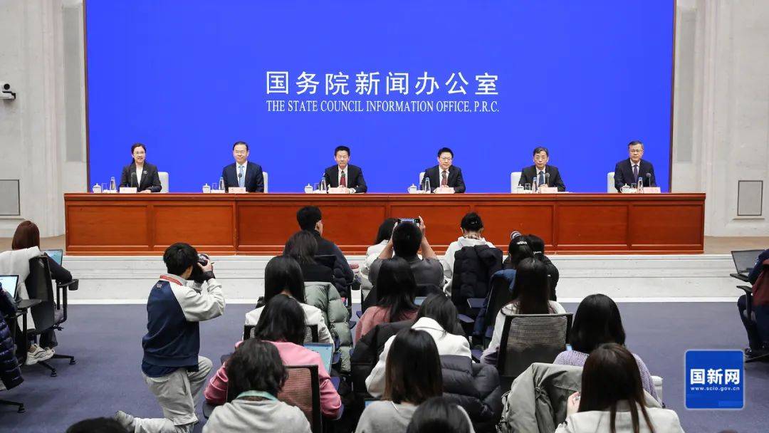 央行：机构可随时获得足够资金增加投资<strong></p>
<p>10万理财</strong>！