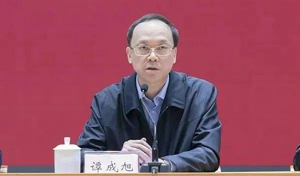 鞍钢谭成旭当选全国人大会议主席团成员<strong></p>
<p>农业银行理财</strong>！