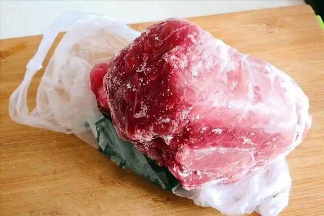 长期吃久冻的肉危害大<strong></p>
<p>银行理财</strong>？冰箱里的肉冻多久就不能吃了？医生说清楚