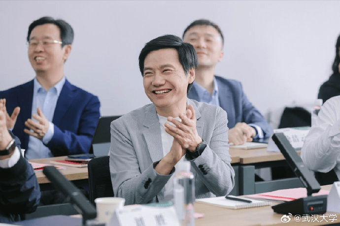 雷军回应如何保持好身材：英语不好已经让母校“蒙羞”<strong></p>
<p>理财考试</strong>，不能再形象欠佳