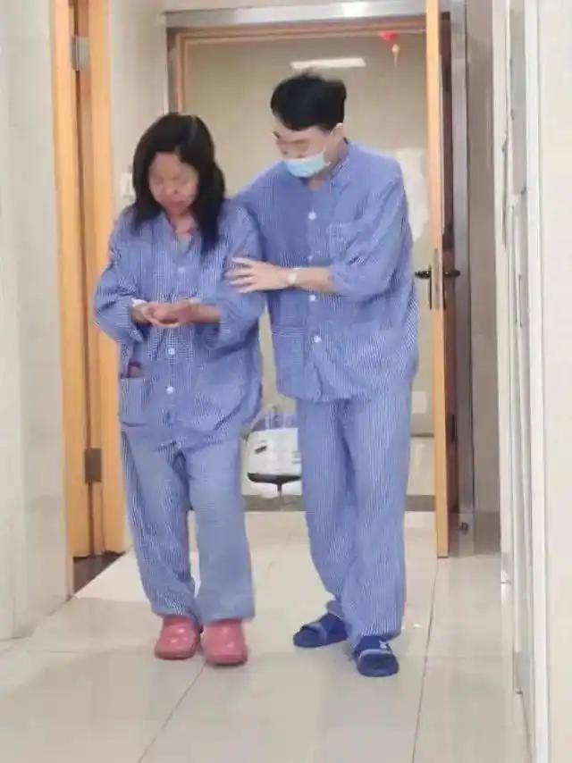 男子割肝救妻10个月后妻子去世：不后悔<strong></p>
<p>微信怎么理财</strong>，我不救她谁救她
