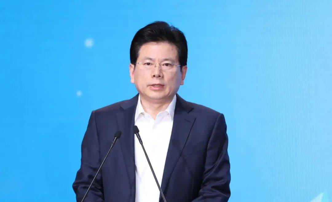 张建春<strong></p>
<p>理财宣传</strong>，非法收受巨额财物