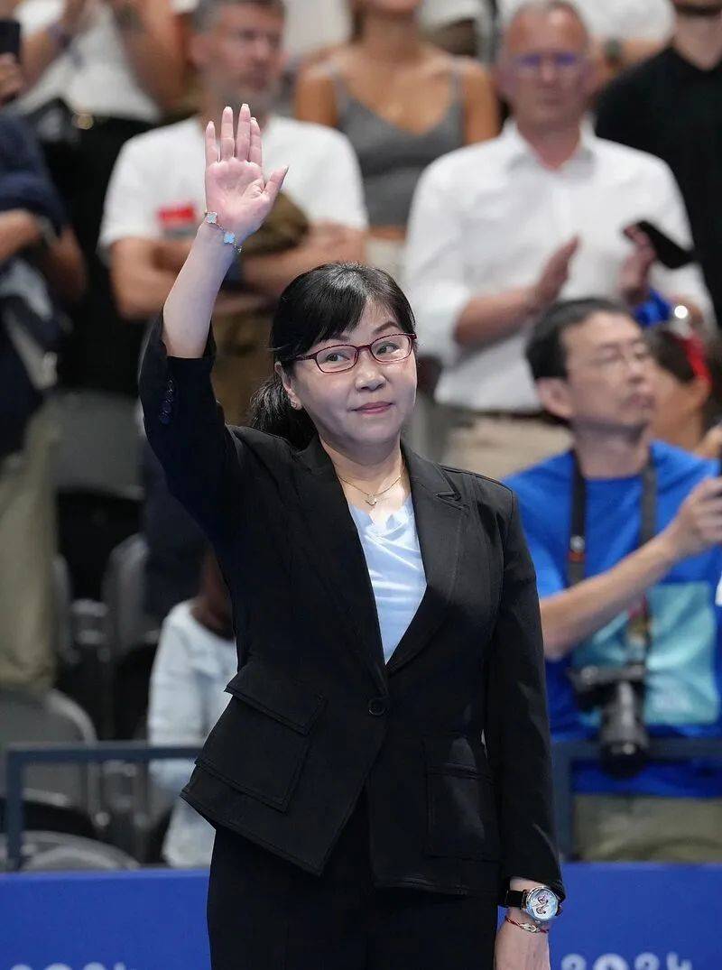 新任领导班子亮相<strong></p>
<p>兴业银行理财</strong>！周继红当选中国泳协主席