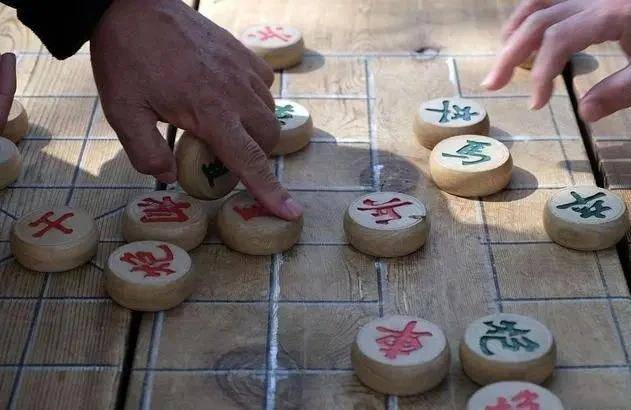 “象棋残局”诈骗：4年诈骗150万<strong></p>
<p>理财所</strong>，13人落网