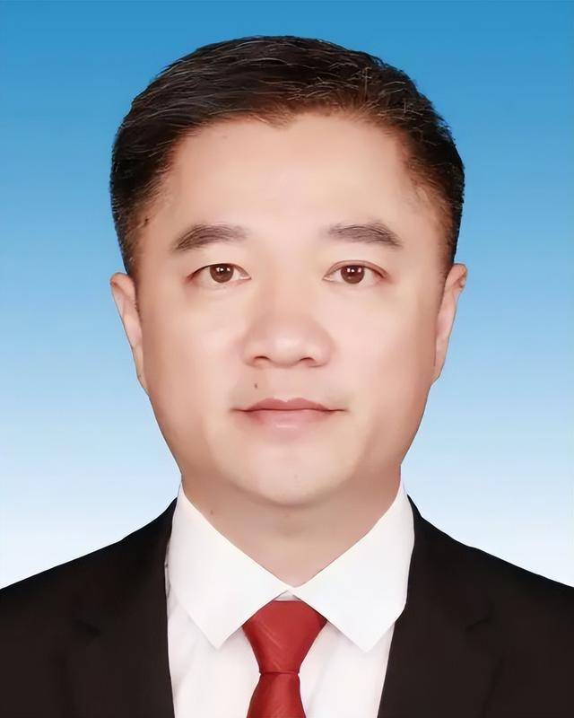 福建4位干部履新<strong></p>
<p>理财行业</strong>，2位升副厅