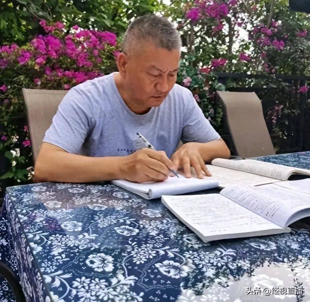 58岁梁实备战第29次高考<strong></p>
<p>财宝理财</strong>，谈多次落榜：31岁已赚100万，也许用光前半生运气