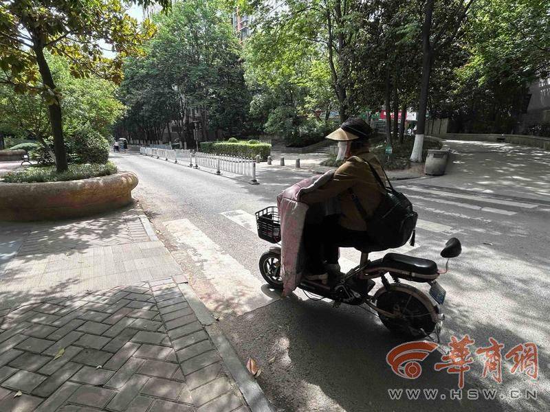 西安14岁初中生骑车回家在小区被撞 孩子说肇事司机下车看<strong></p>
<p>香港理财</strong>了看就离开