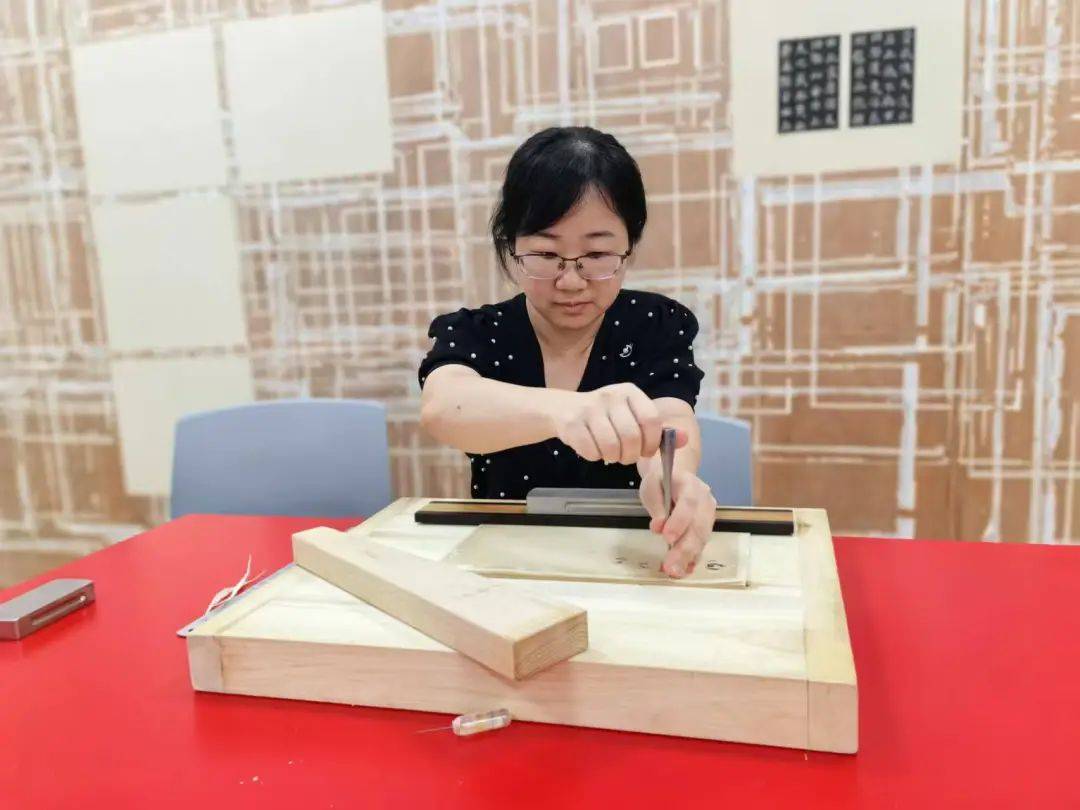 “冷板凳”一坐18年<strong></p>
<p>理财证</strong>！41岁厦门女子：要一直坐下去