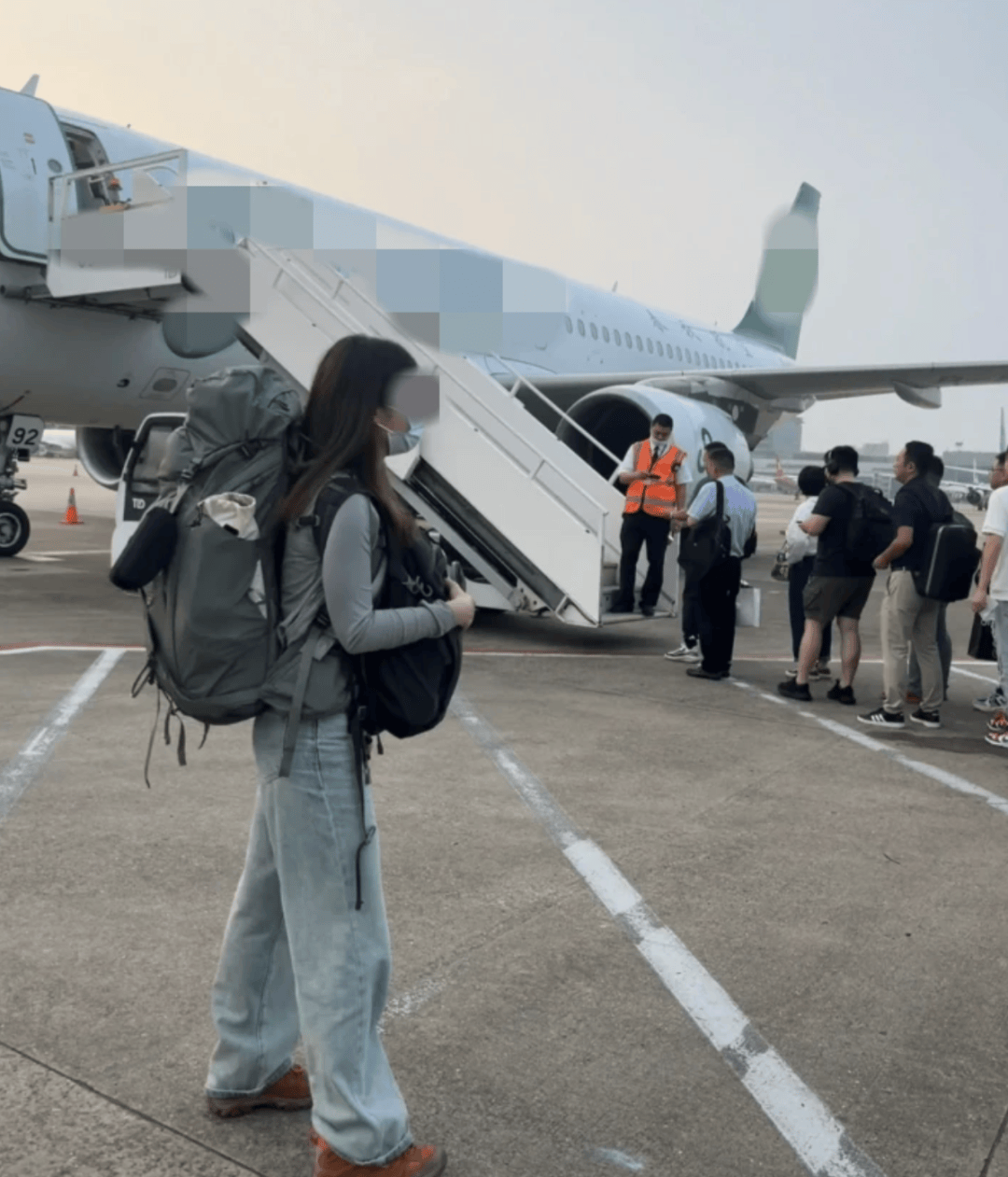 “坐飞机发现旁边放着冷链海鲜”<strong></p>
<p>理财目标</strong>，航空公司兼职送货给出差人整破防了