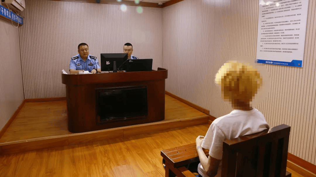 加油站内砸车打人<strong></p>
<p>教育理财</strong>，23名嫌疑人被临沂警方抓获