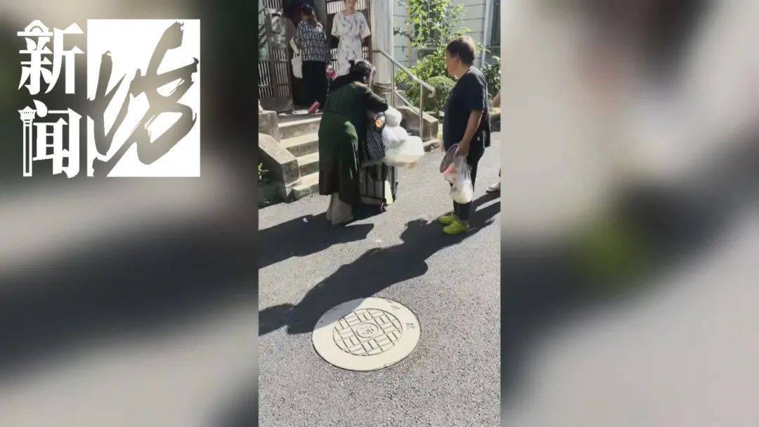 上海一老人拒绝疏通马桶<strong></p>
<p>理财合同</strong>，整栋楼天天被臭味“袭击”！邻居们真崩溃了