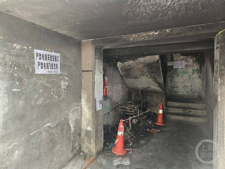成都一小区电瓶车楼道“飞线充电”酿火灾<strong></p>
<p>理财网站</strong>，一家四口1死2伤，涉事车主被刑拘