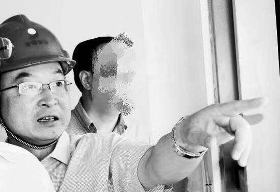 百亿市值上市公司董事疑似坠楼去世<strong></p>
<p>泰理财</strong>，年仅54岁