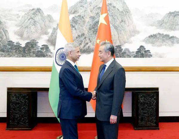 叫中国名字<strong></p>
<p>理财周</strong>，娶日本妻子，5年没见的印度外长来了