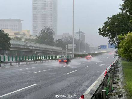 北京七区已现暴雨或大暴雨 早高峰城区及北部地区仍有明显降雨 注意出行安全<strong></p>
<p>交行理财</strong>！