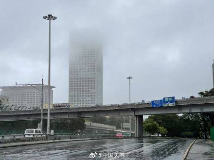 北京七区已现暴雨或大暴雨 早高峰城区及北部地区仍有明显降雨 注意出行安全<strong></p>
<p>交行理财</strong>！
