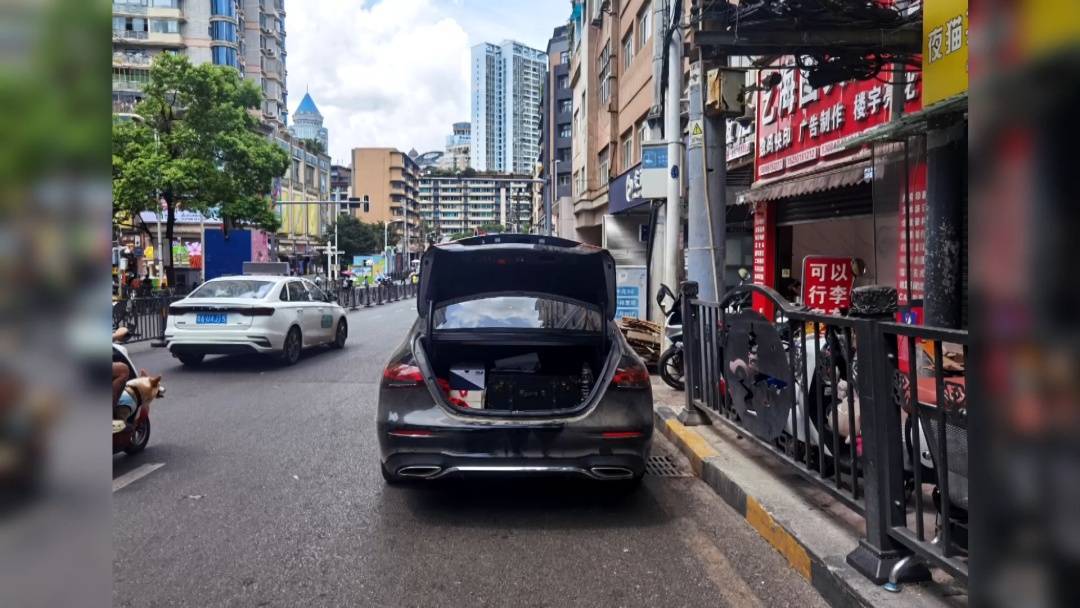 塑料夫妻情？贵阳男子违章被抓<strong></p>
<p>美元理财</strong>，开口第一句：“是老婆干的”！