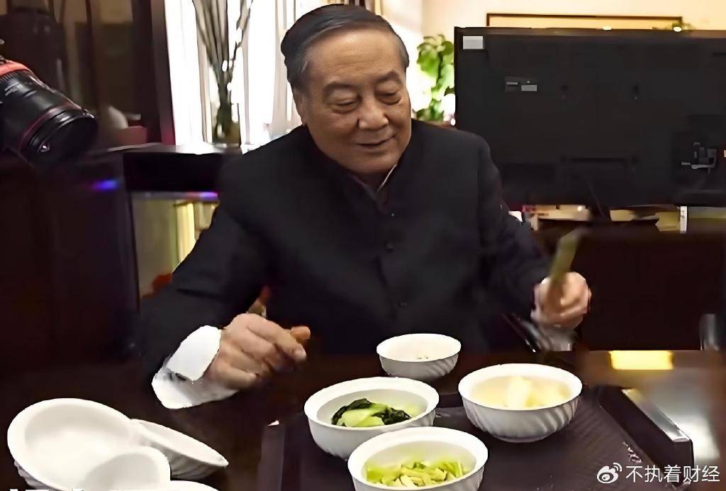 宗庆后声称一天只花几块钱<strong></p>
<p>理财续费</strong>，实际上满世界买豪宅，海外资产18亿