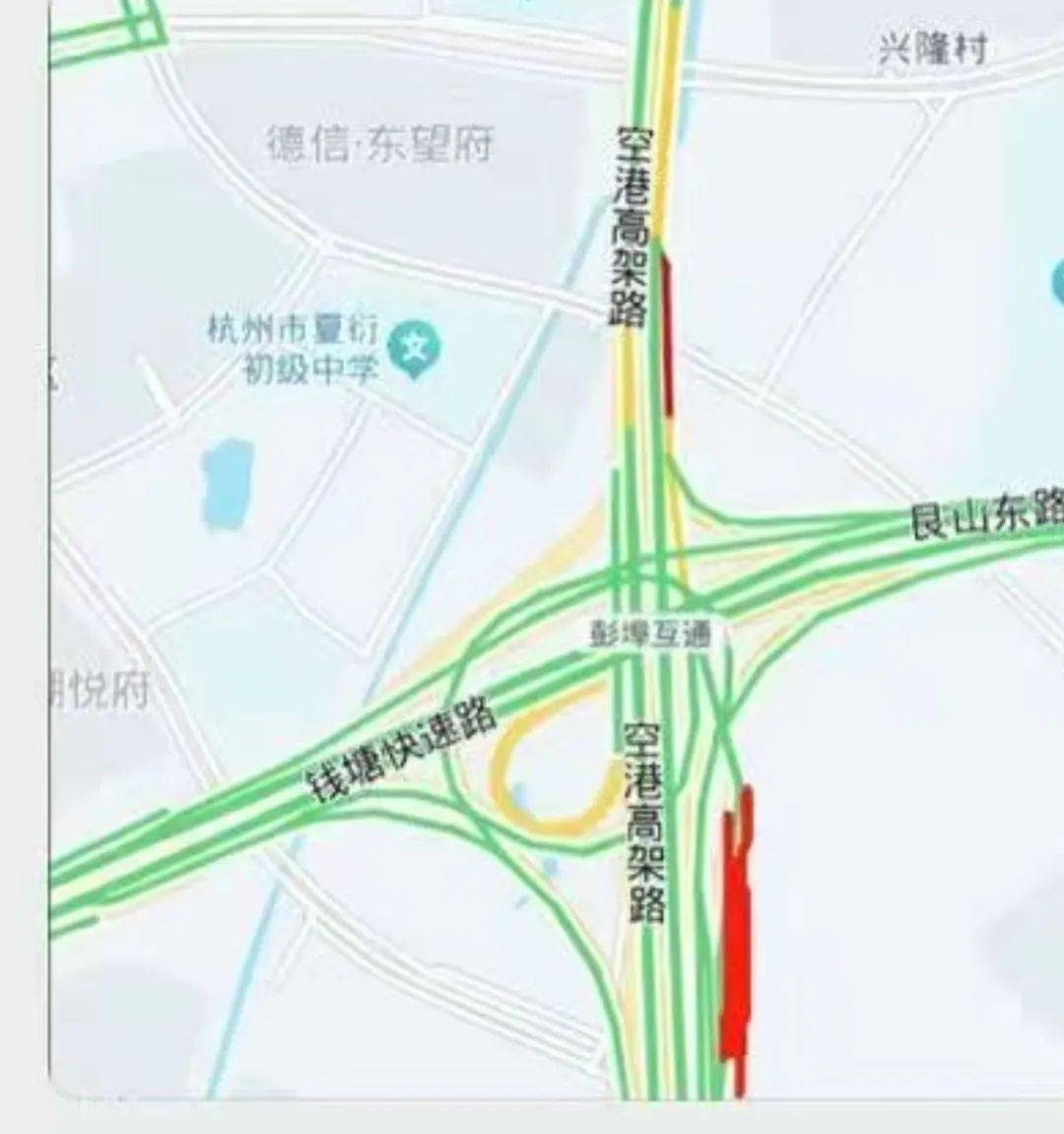 突发！杭州高架一辆理想车自燃<strong></p>
<p>网信</strong>，现场黑烟滚滚，高架口临时关闭